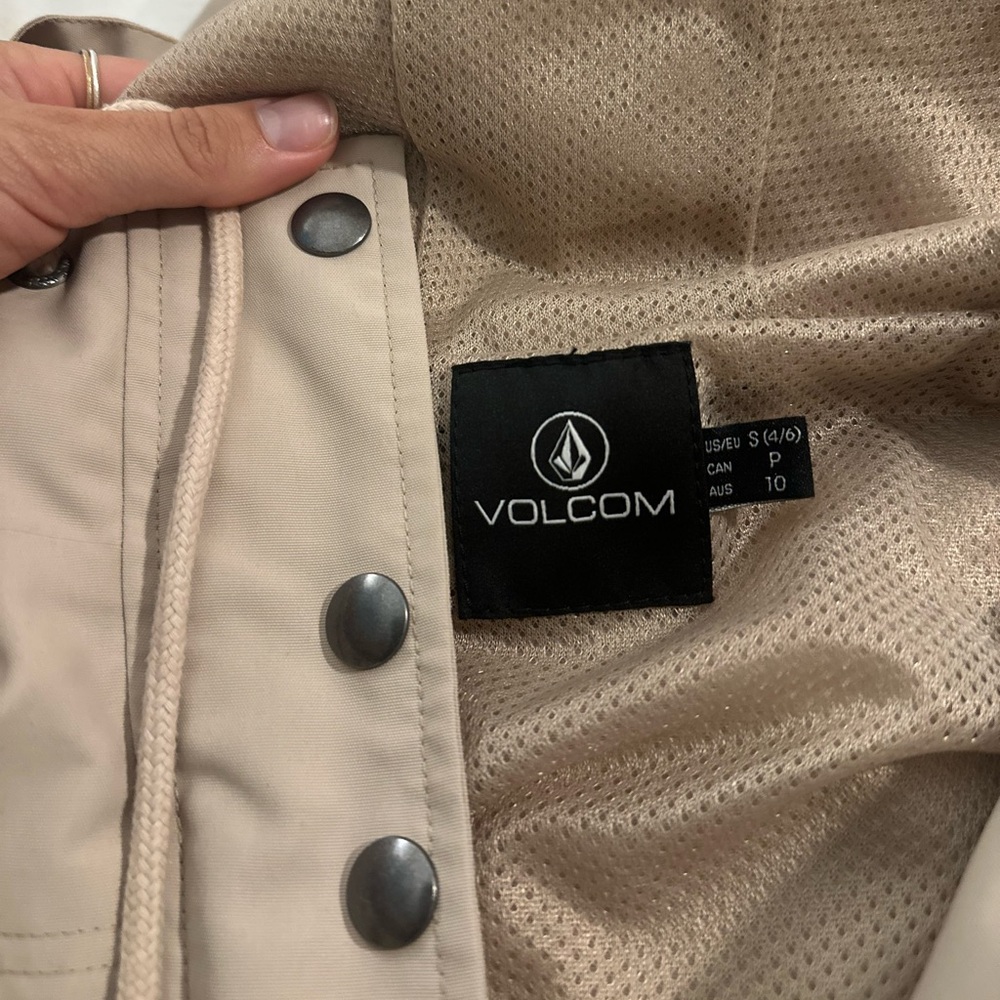Volcom Women’s Shell - Picture 2 of 4